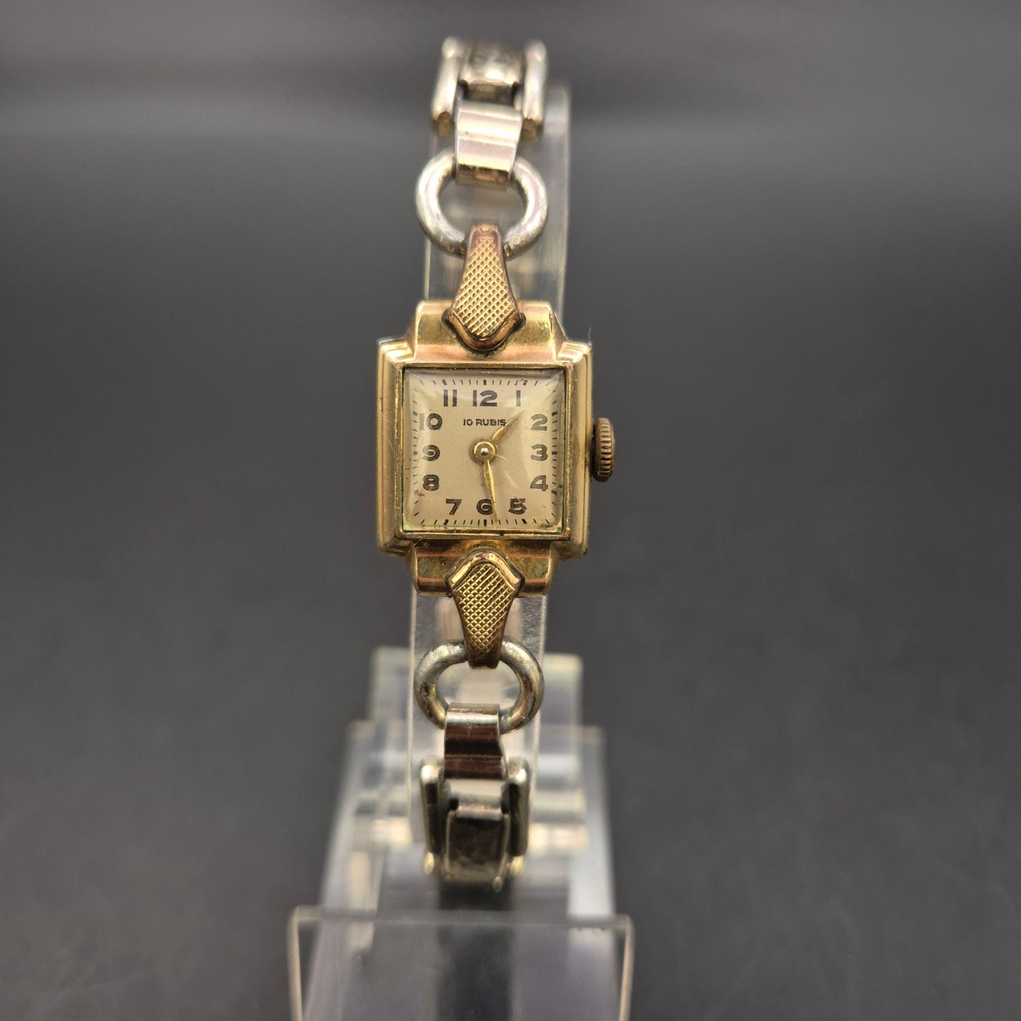 Antike Damen Uhr mit 10 Rubis – Goldton & Rechteckgehäuse