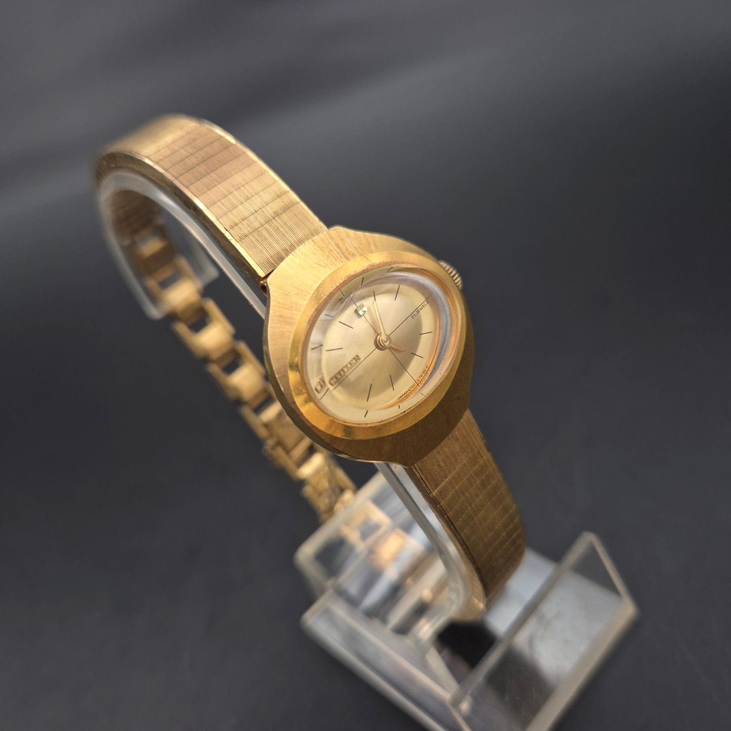 Citizen Damen Uhr – Vergoldeter Retro-Klassiker mit Datumsanzeige