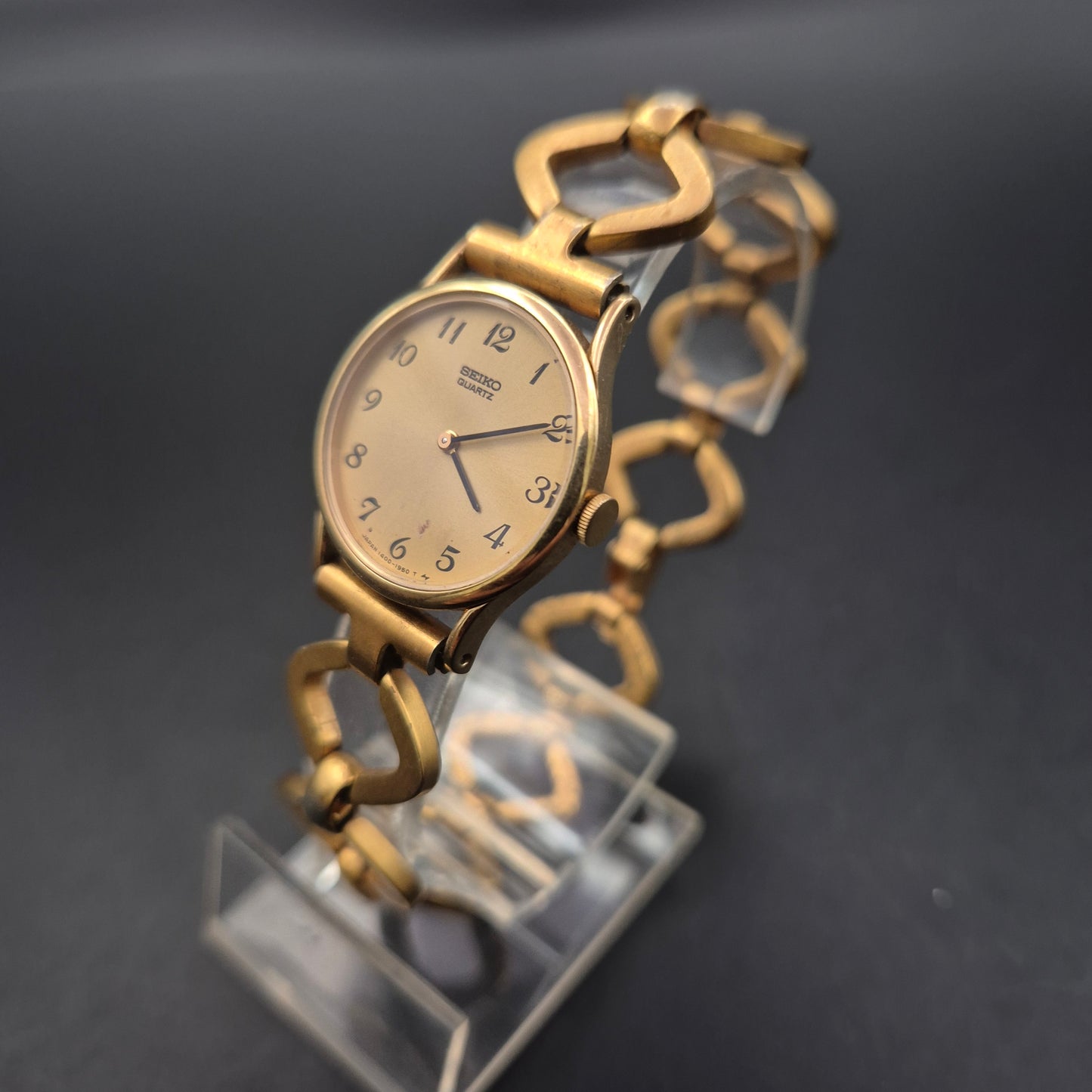 Seiko Damen Uhr – Elegantes Design mit Vergoldetem Gliederarmband