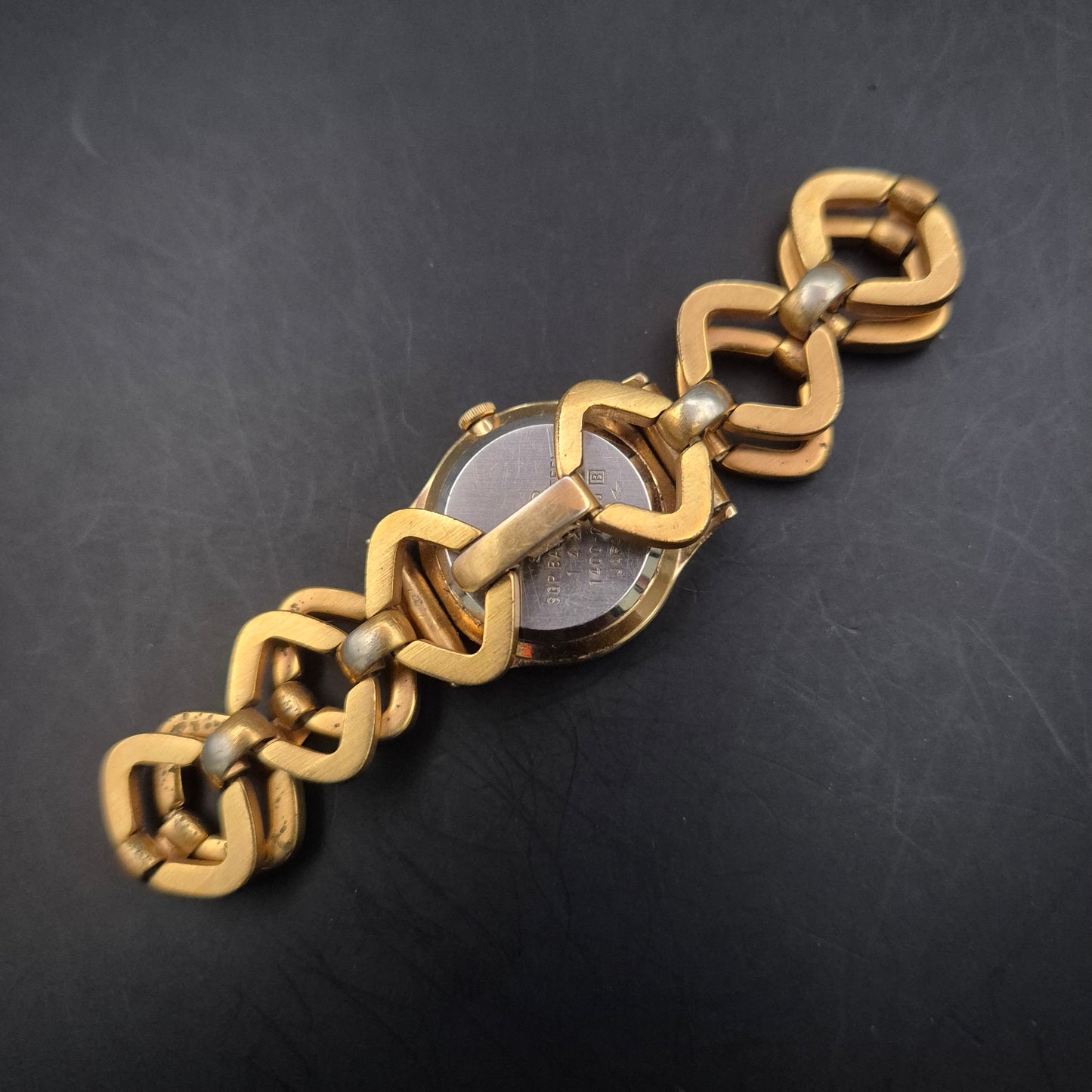 Seiko Damen Uhr – Elegantes Design mit Vergoldetem Gliederarmband