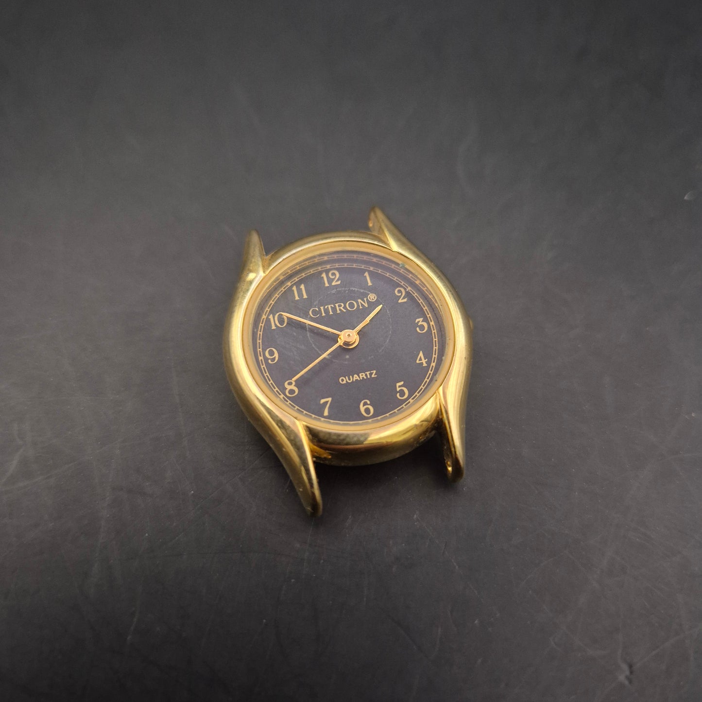 Klassische Citron Herren Uhr – Schwarzes Zifferblatt mit Goldgehäuse