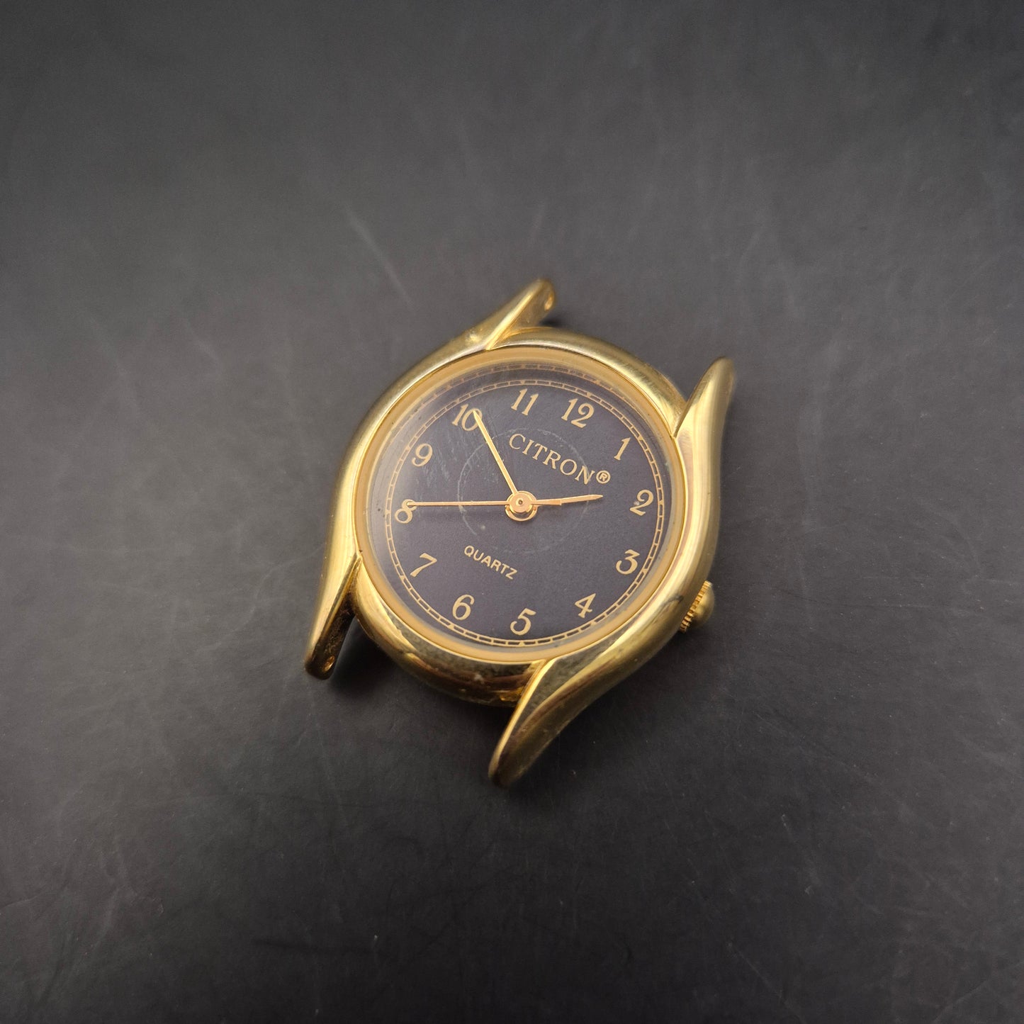 Klassische Citron Herren Uhr – Schwarzes Zifferblatt mit Goldgehäuse