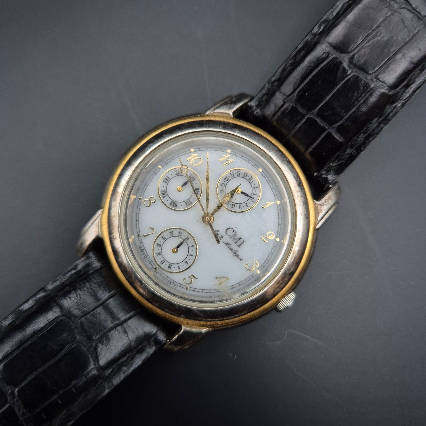 Klassische CMI Herren Uhr – Multifunktionales Design mit Lederarmband