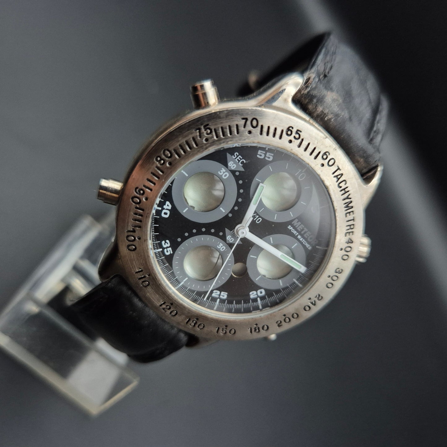 Sportliche Meteor Herren Uhr – Chronograph Look mit Tachymeter