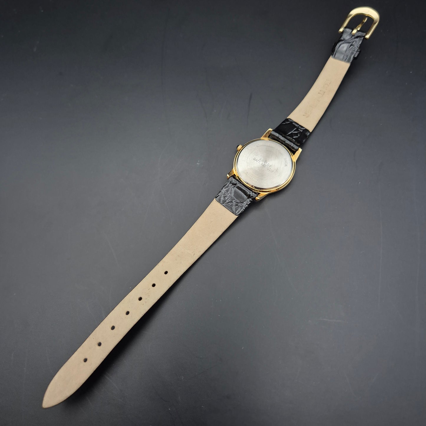 CMI Damen Uhr – Klassisches Design mit goldfarbenem Gehäuse