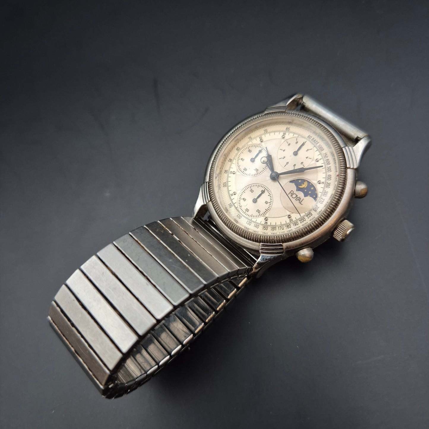 Royal Herren Uhr – Chronograph Look mit Mondphase und Stahlarmband