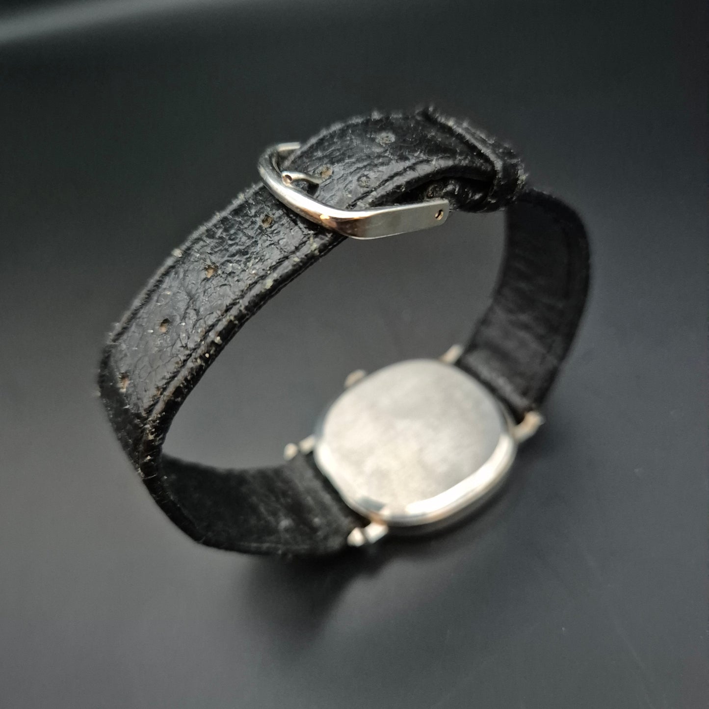 H&W Herren Uhr – Schwarzes Zifferblatt im Retro-Stil