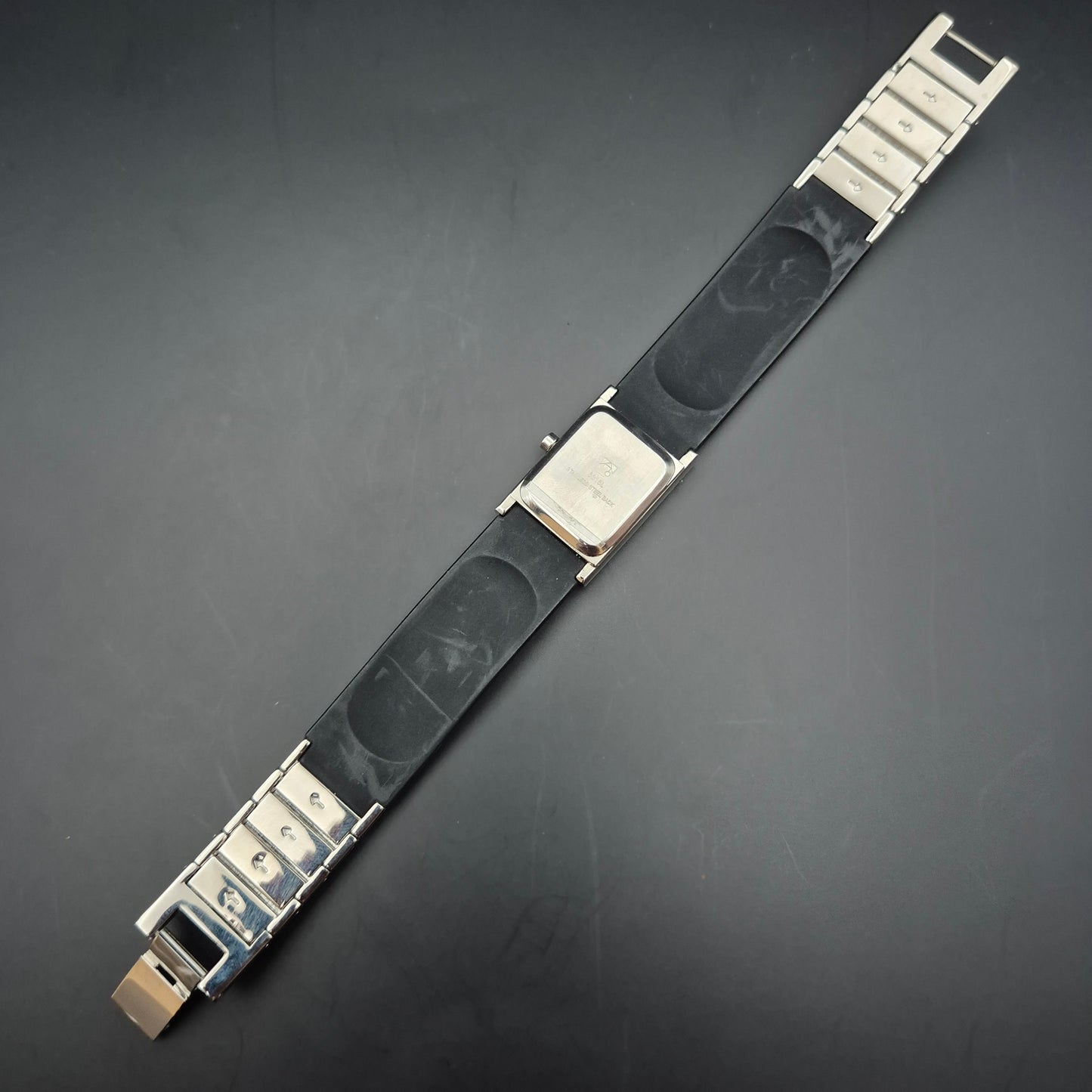 Time Force Unisex Uhr – Rechteckiges Edelstahlgehäuse im Minimal-Design