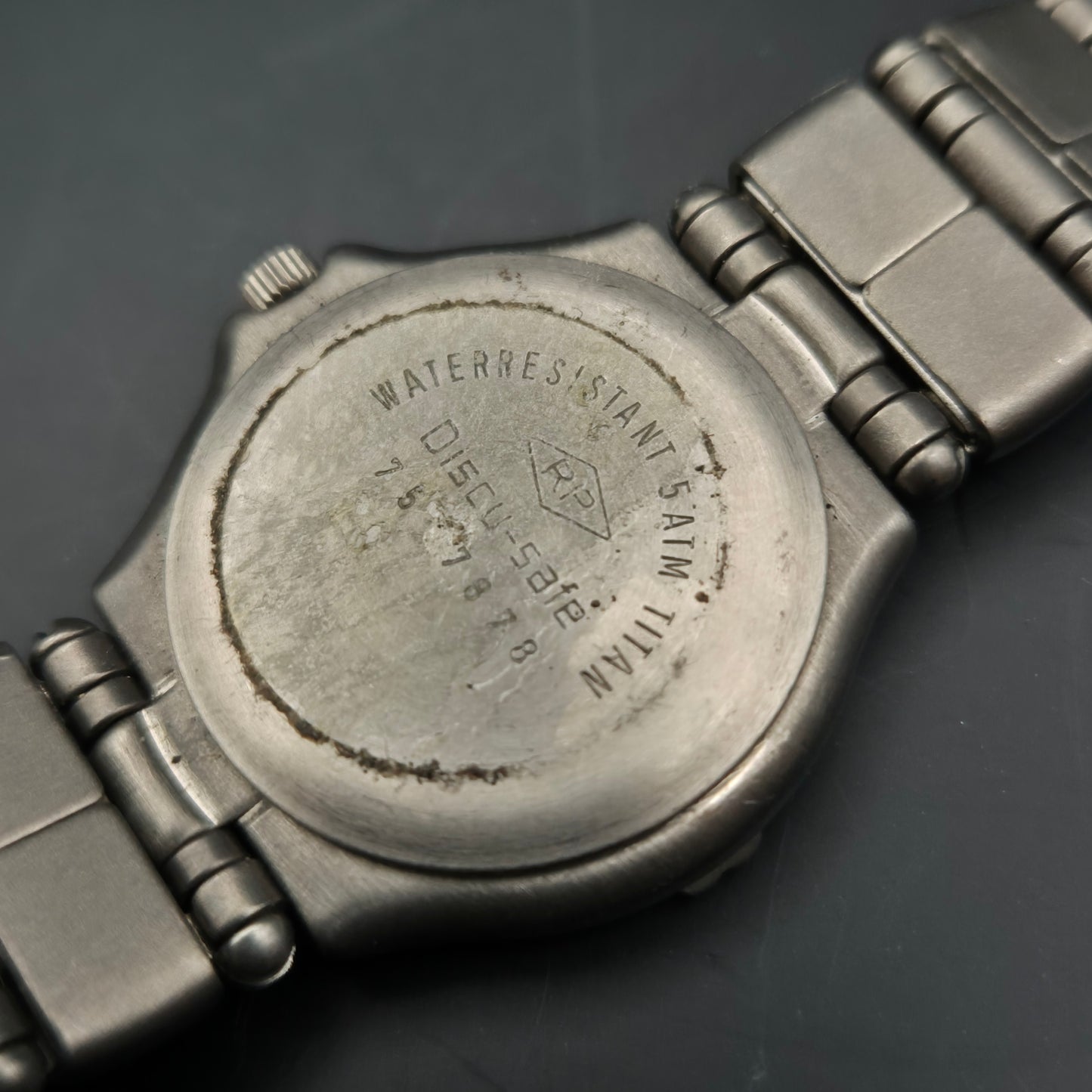 Bergana Damen Uhr Titan – Elegantes Design mit Datumsanzeige