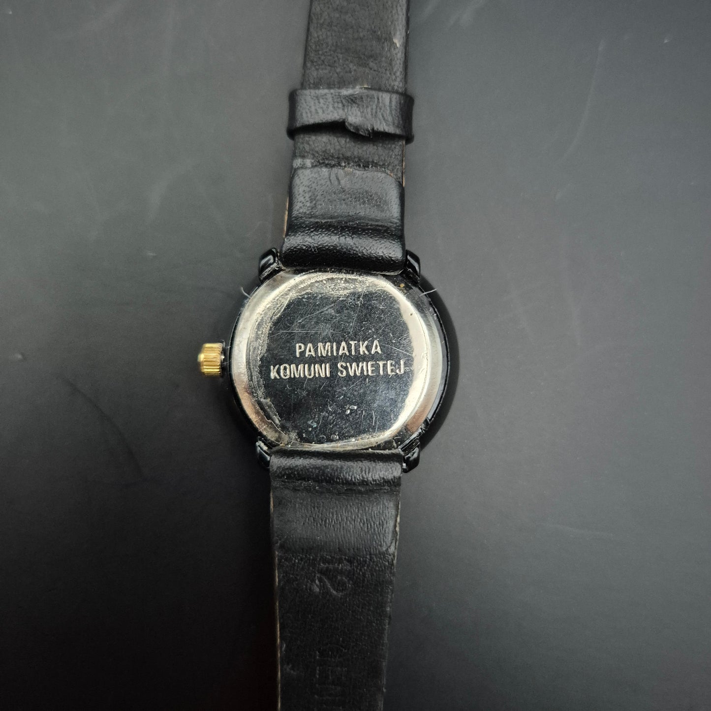 Chantela Damen Uhr – Schwarzes Retro Design mit Lederarmband