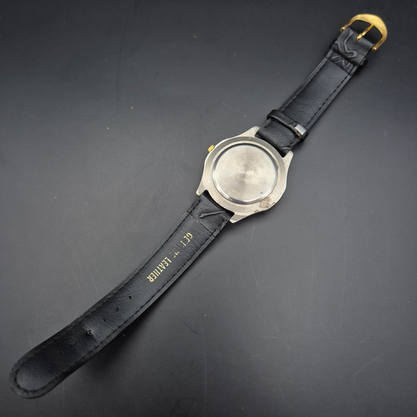 Herren Uhr im Chronograph Look – Schwarzes Lederarmband, sportlich elegant