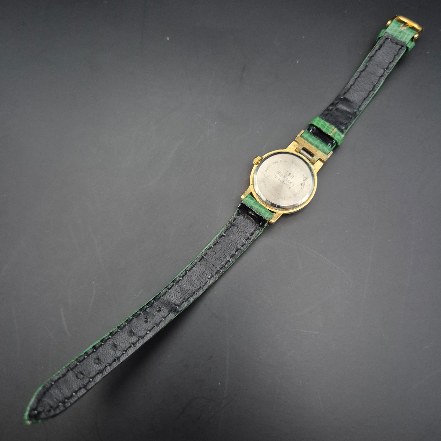 Lipsi Damen Uhr – Vergoldetes Gehäuse mit grünem Lederarmband