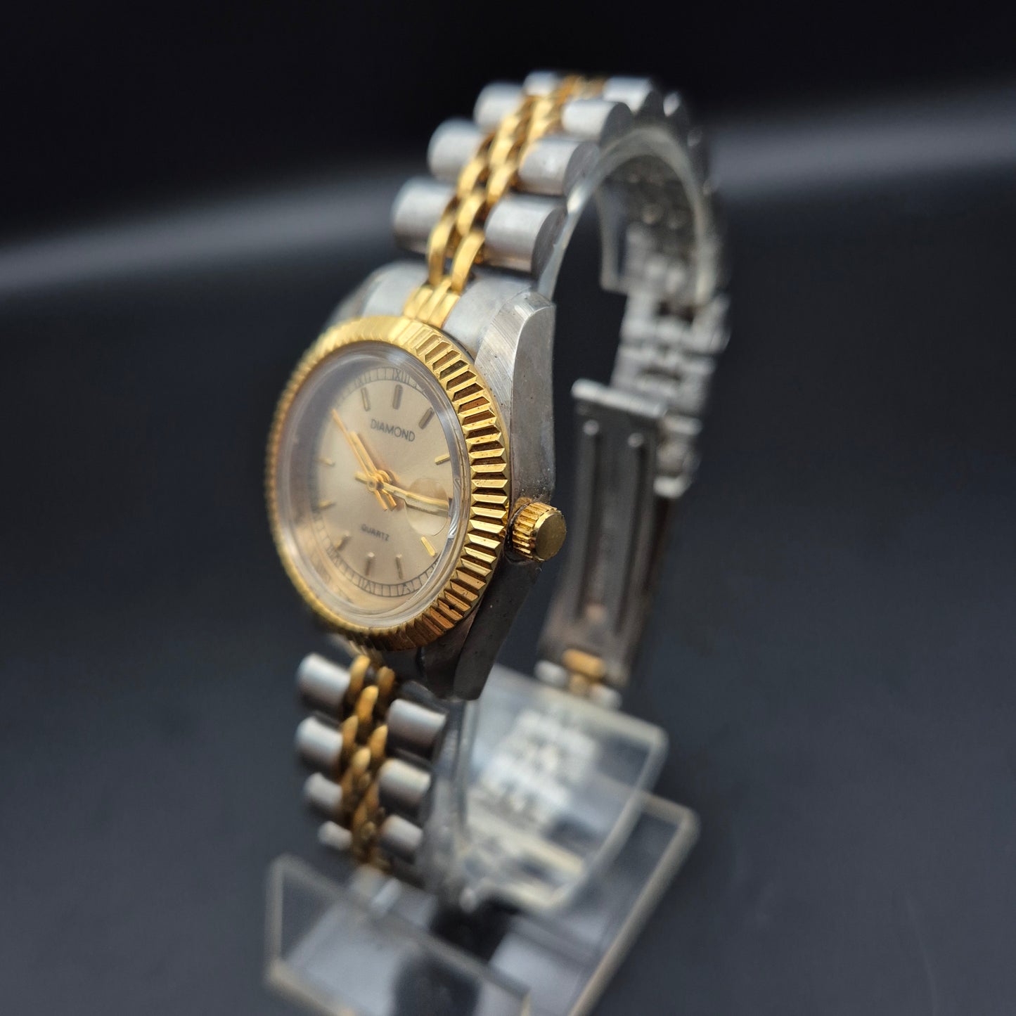 Diamond Damen Uhr – Zweifarbiges Design mit Datumsanzeige