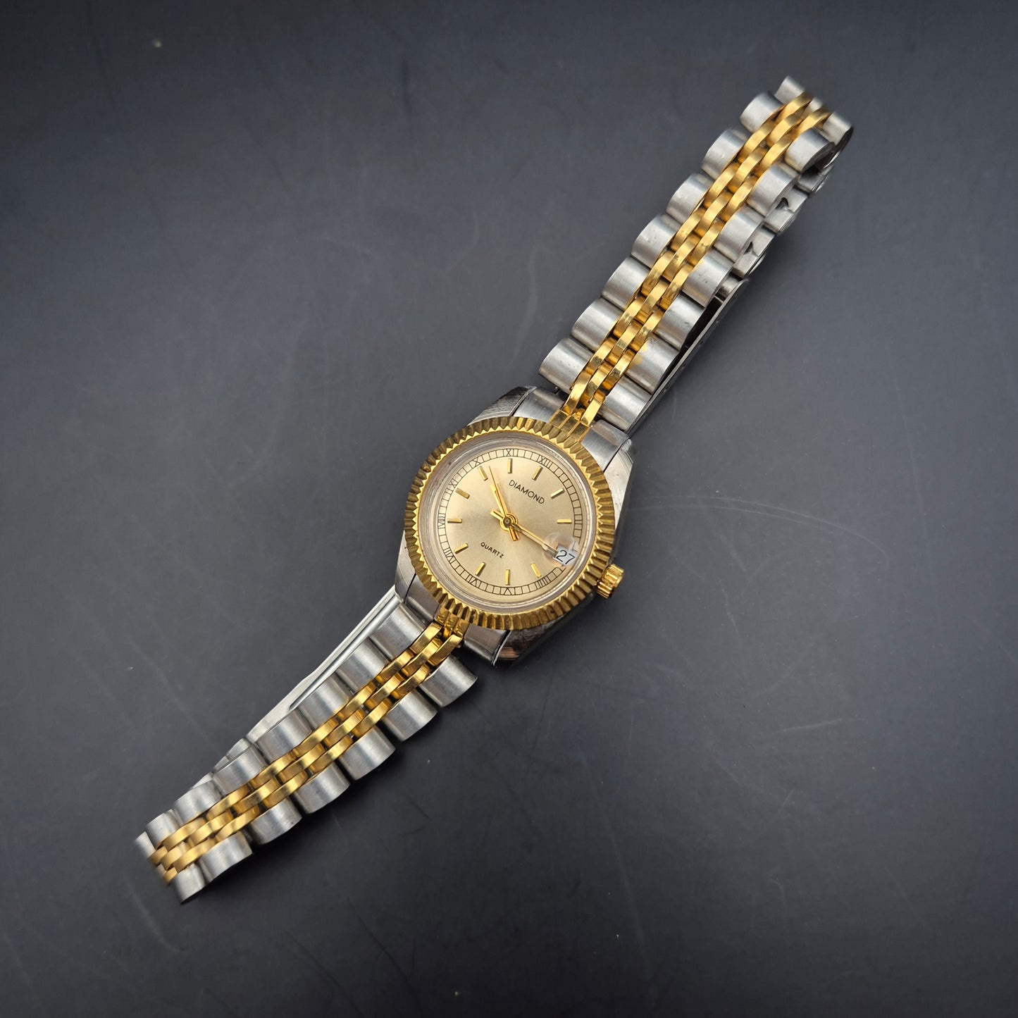 Diamond Damen Uhr – Zweifarbiges Design mit Datumsanzeige