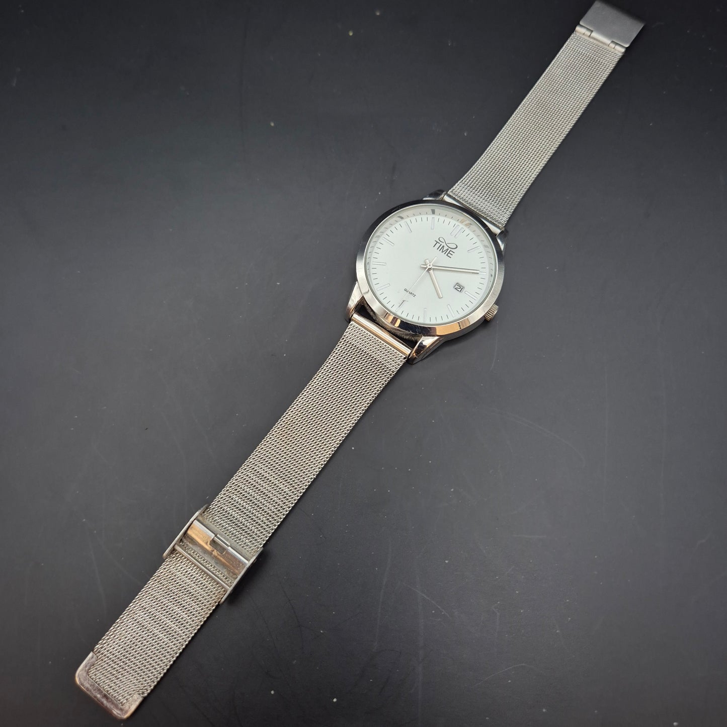 Infinity Time Herren Uhr – Minimalistisches Design mit Mesharmband