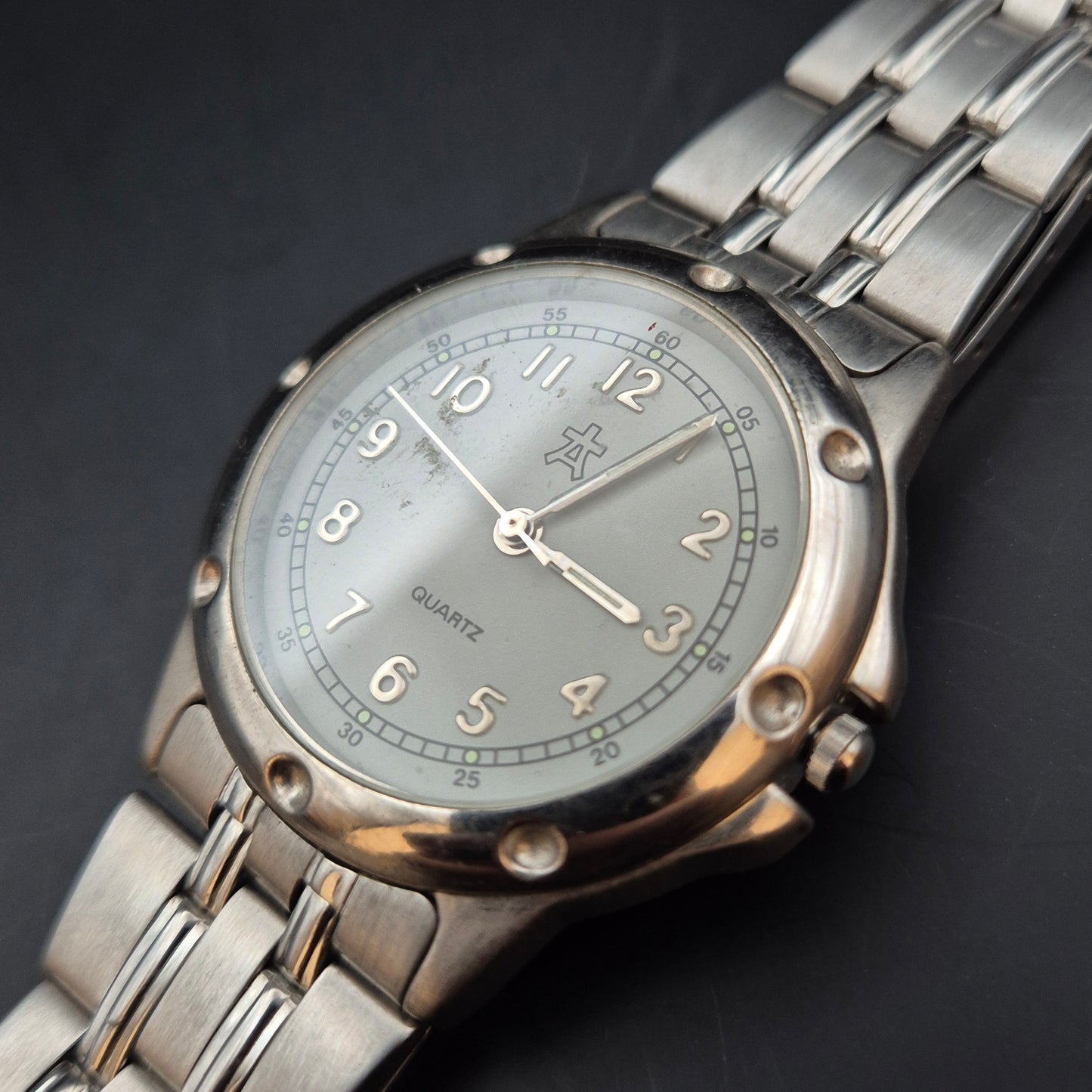 Robuste Herren Uhr – Sportliches Design mit Edelstahlarmband