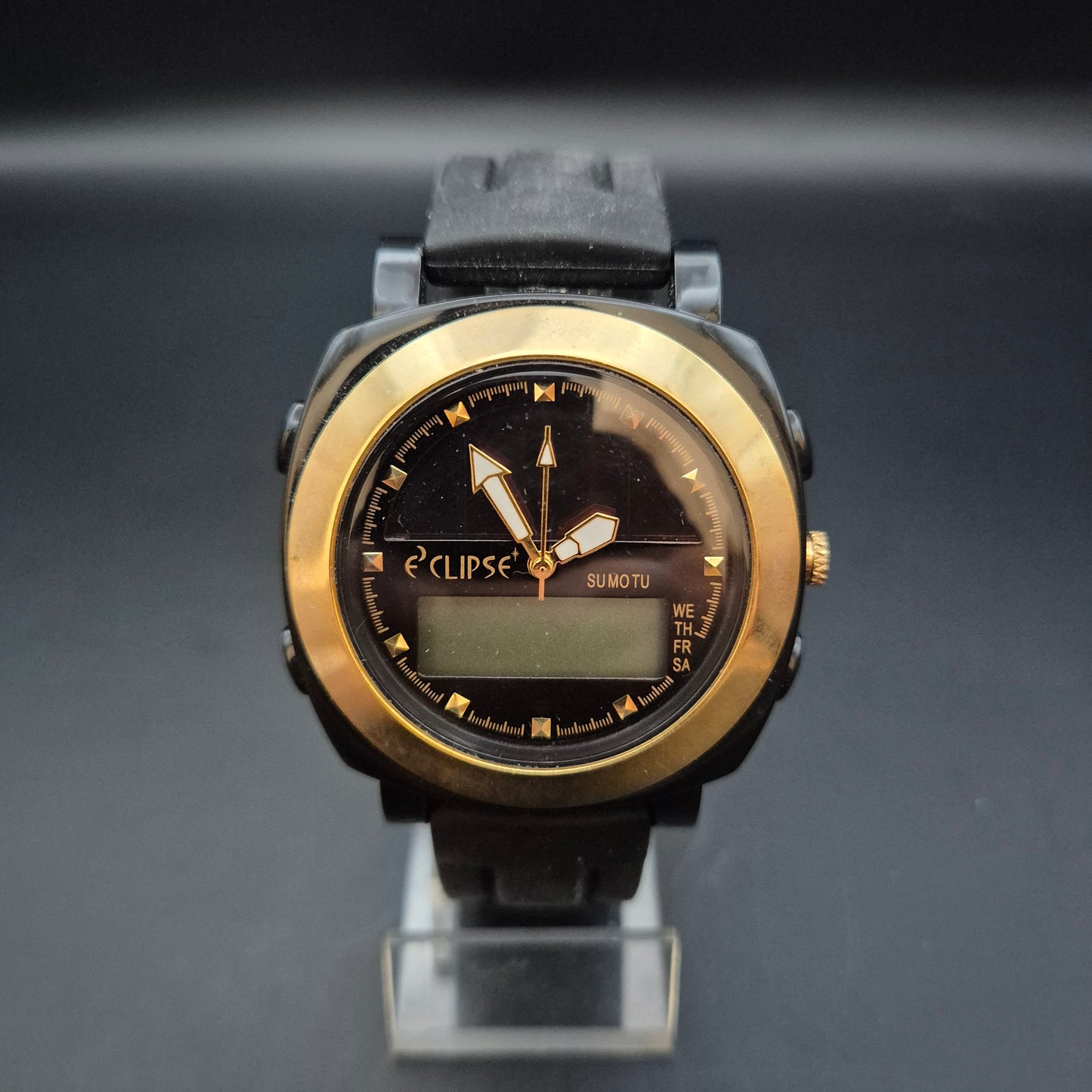 Sportliche Eclipse Sumotu Uhr – Analog-Digital mit Goldakzenten