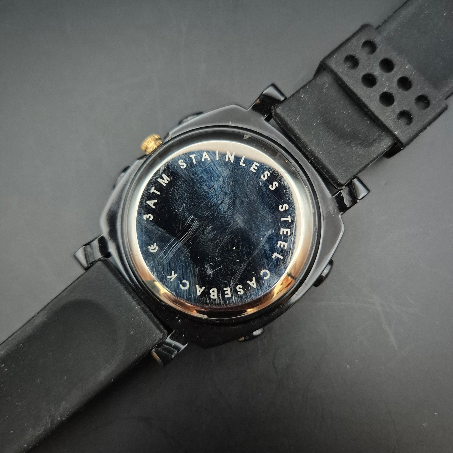 Sportliche Eclipse Sumotu Uhr – Analog-Digital mit Goldakzenten