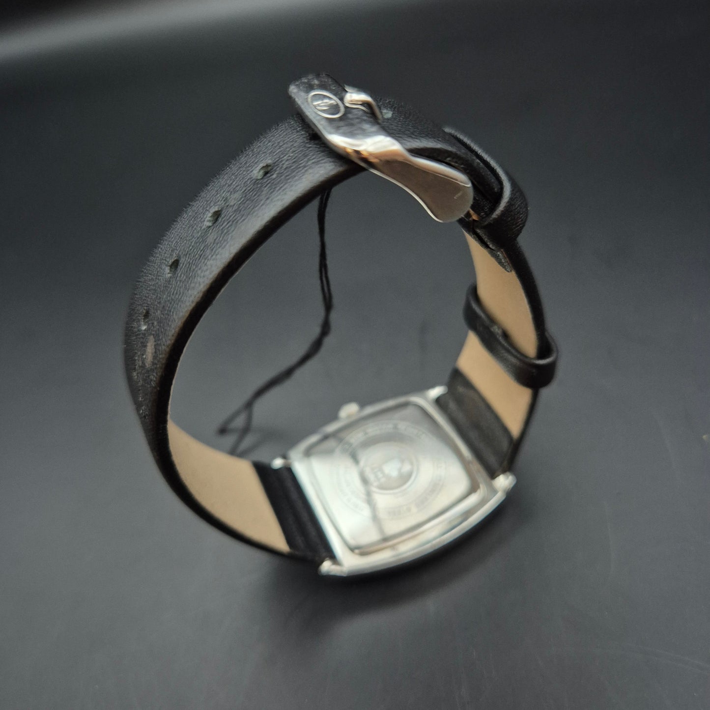 Moderne Time Force Unisex Uhr – Rechteckig mit Lederarmband