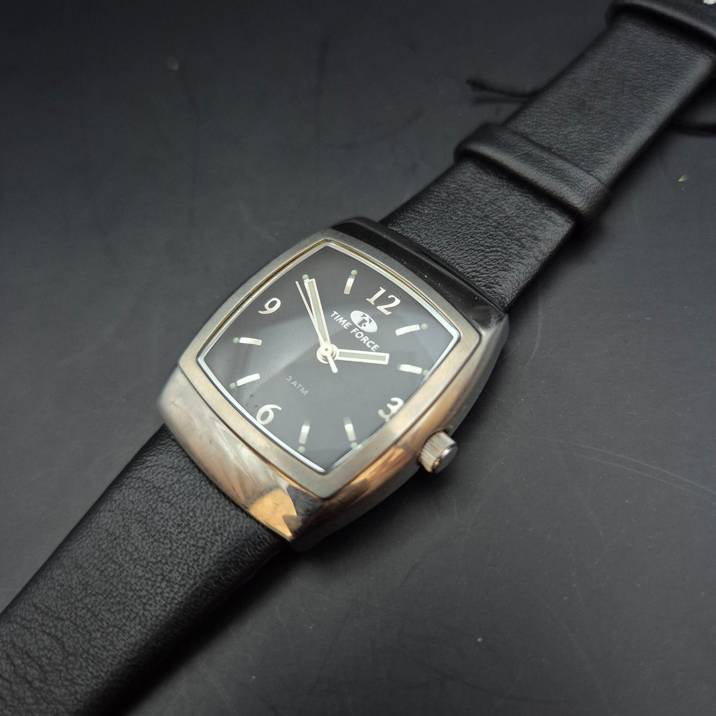 Moderne Time Force Unisex Uhr – Rechteckig mit Lederarmband