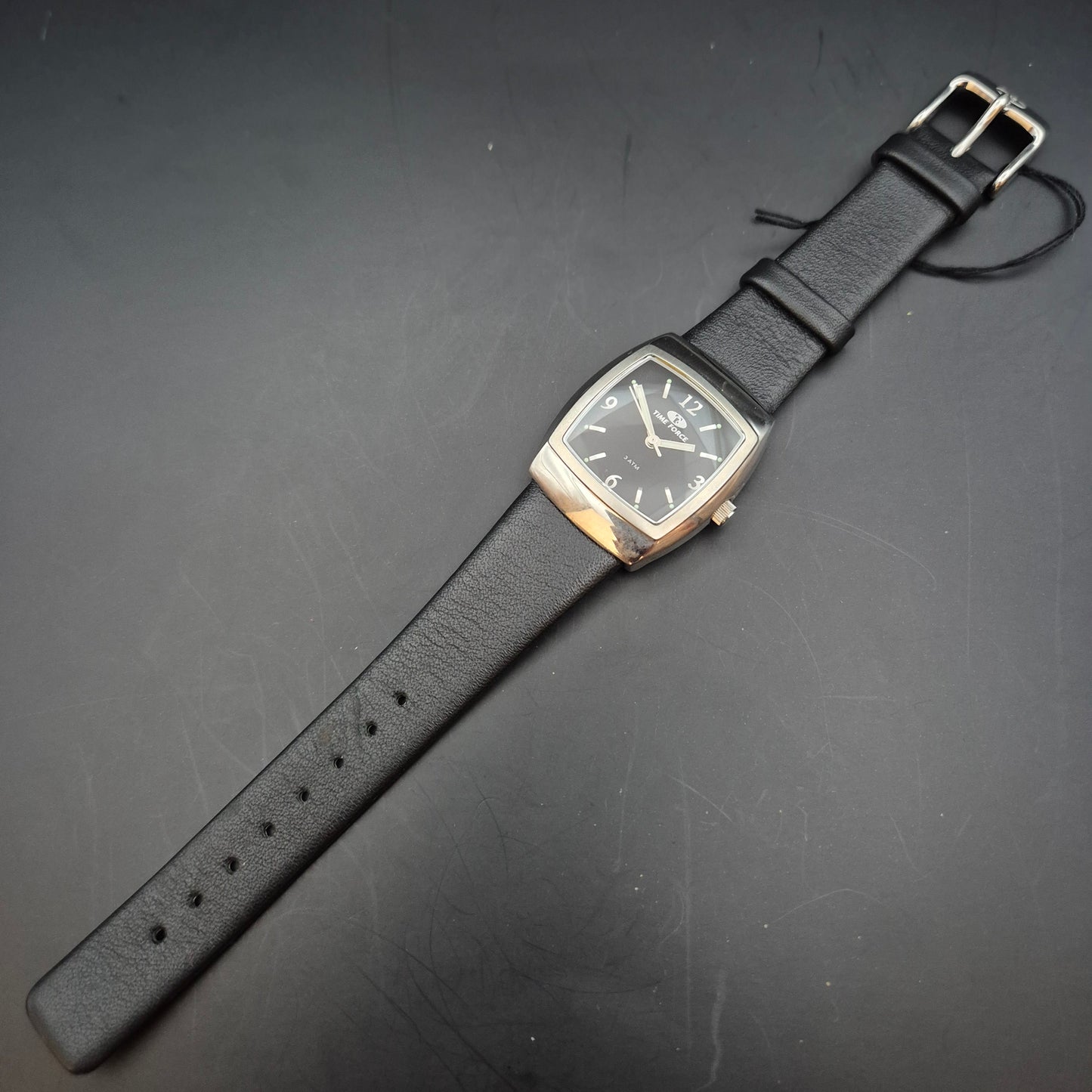 Moderne Time Force Unisex Uhr – Rechteckig mit Lederarmband