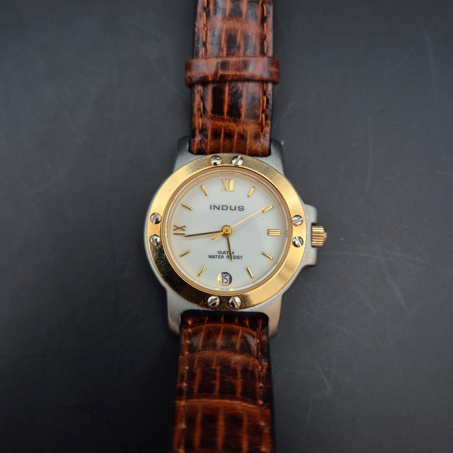 Elegante Indus Unisex Uhr – Bicolor Design mit Kroko-Lederarmband