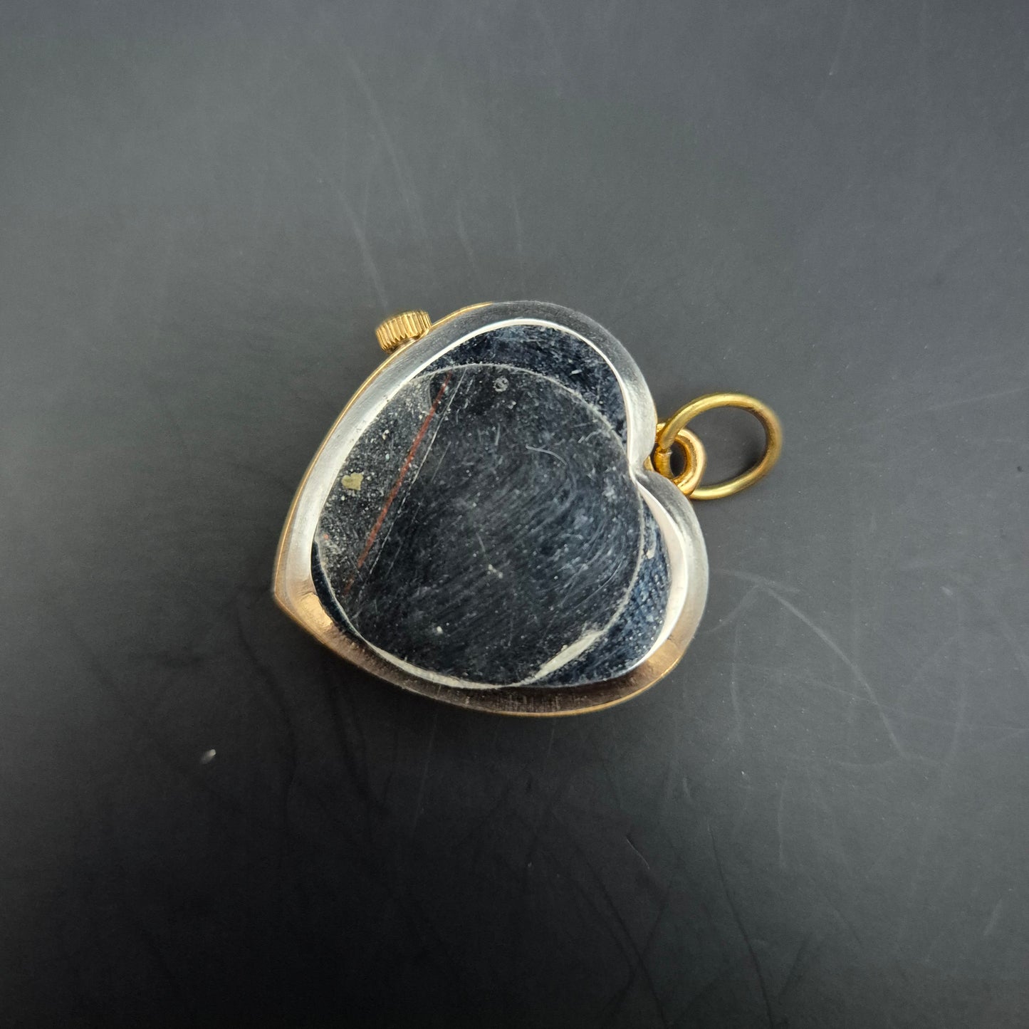 Charmante Herz-Anhänger Uhr – Goldfarben mit Quarzwerk