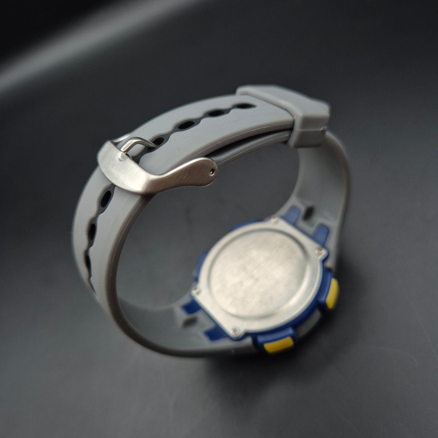 Robuste SINAR Digital Uhr – Sportlich & Wasserdicht (5 BAR)