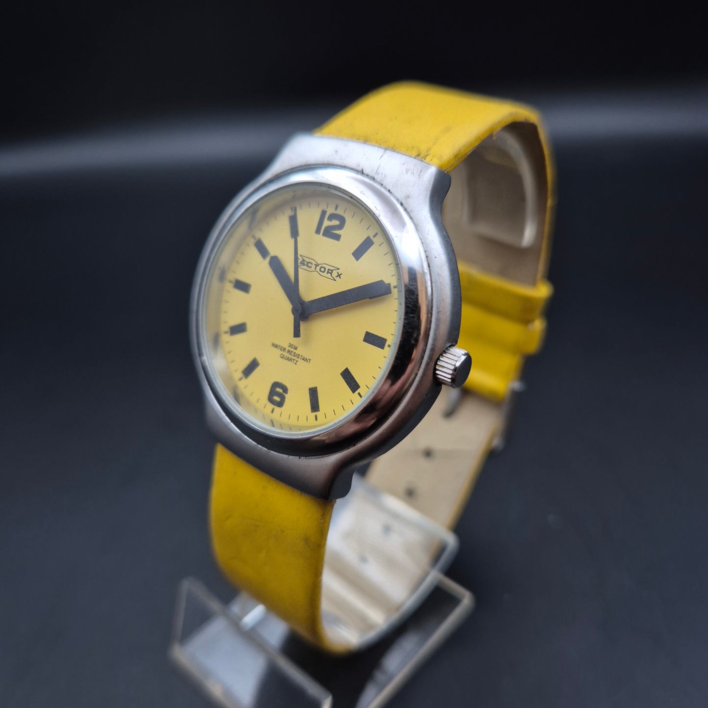 Auffällige Factor X Unisex Uhr – Gelbes Design, 30M Water Resistant