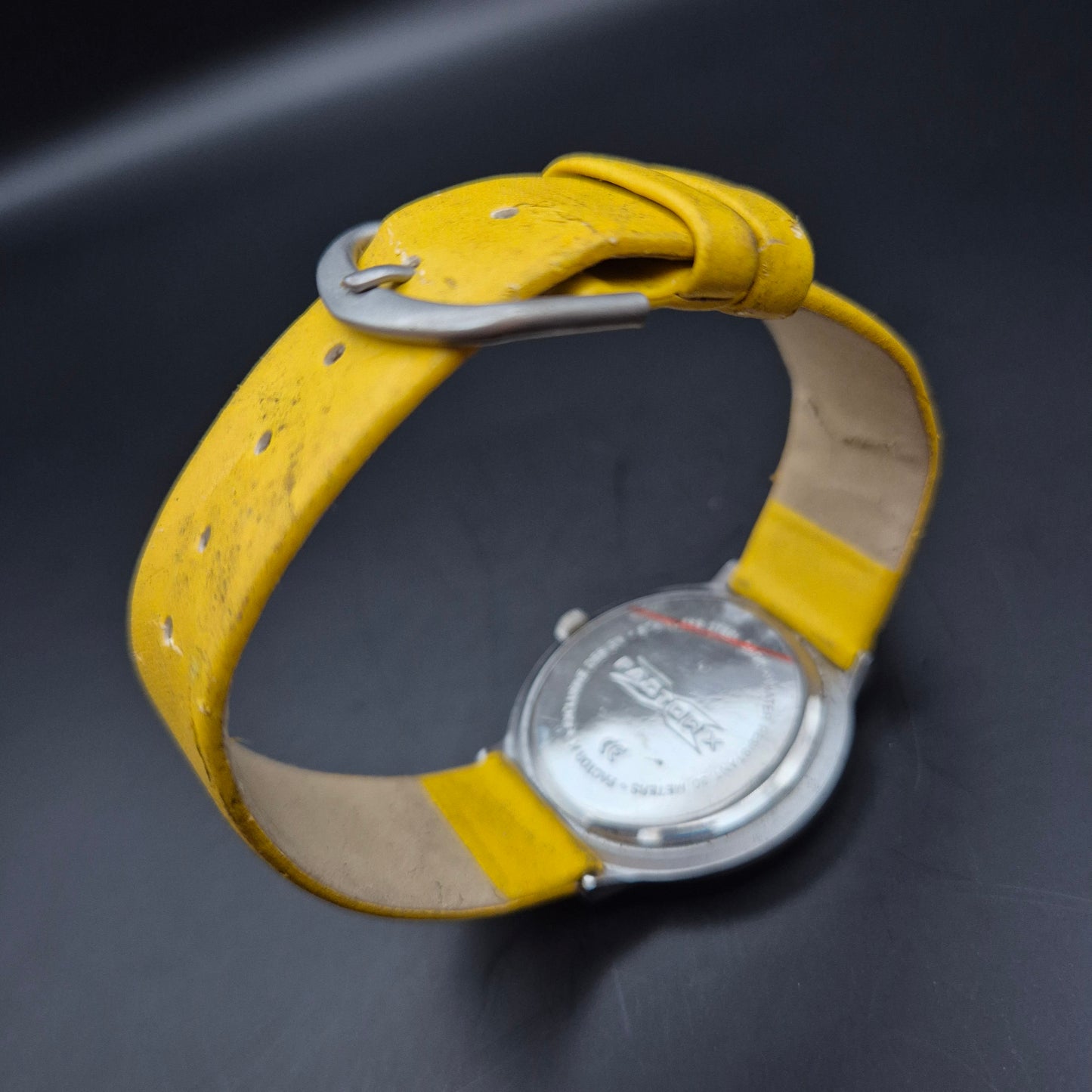 Auffällige Factor X Unisex Uhr – Gelbes Design, 30M Water Resistant