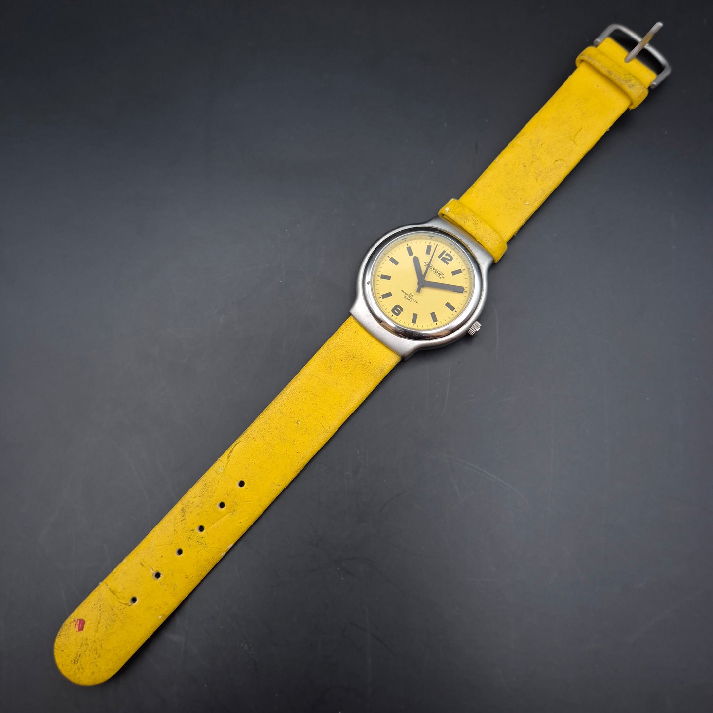 Auffällige Factor X Unisex Uhr – Gelbes Design, 30M Water Resistant