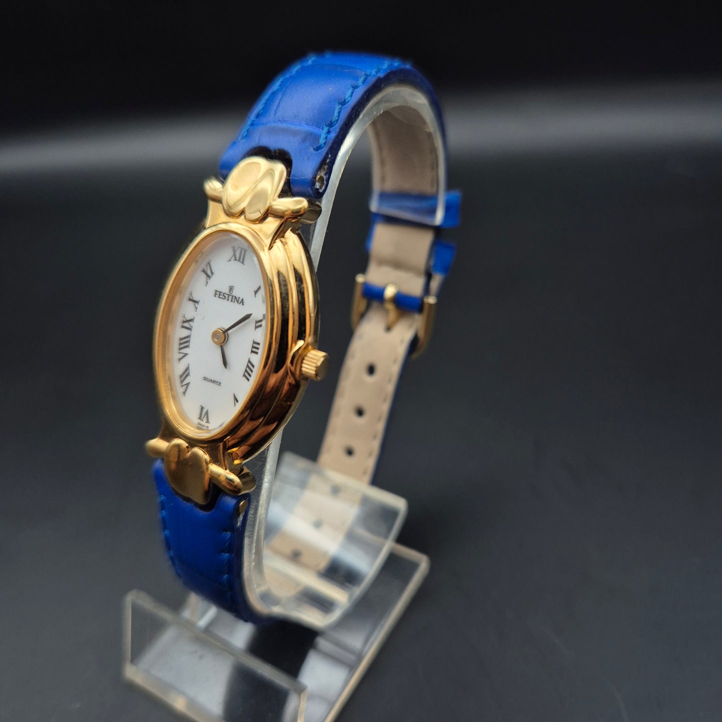 Elegante Festina Damen Uhr – Gold & Blau mit ovalem Gehäuse