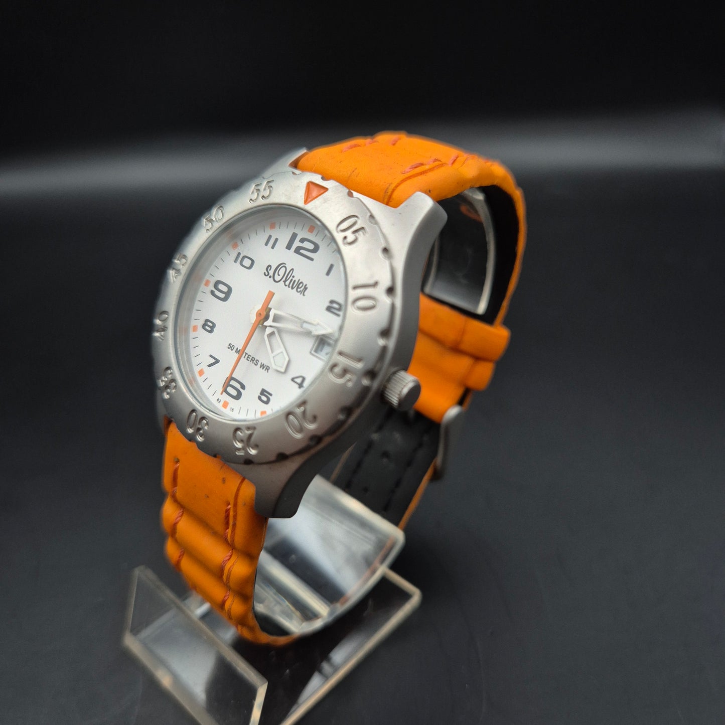 Sportliche S. Oliver Unisex Uhr – Orange & Weiß mit Datum