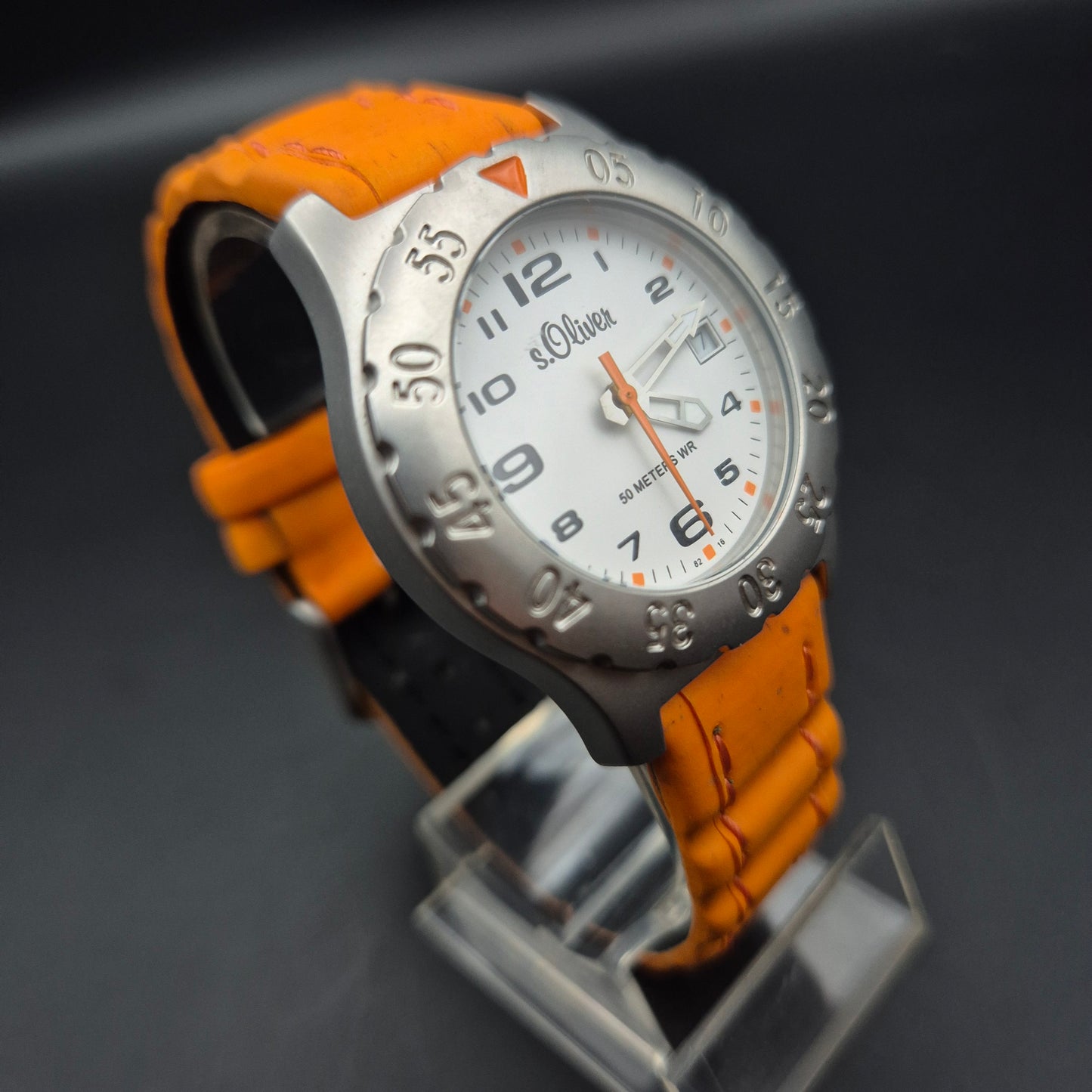 Sportliche S. Oliver Unisex Uhr – Orange & Weiß mit Datum