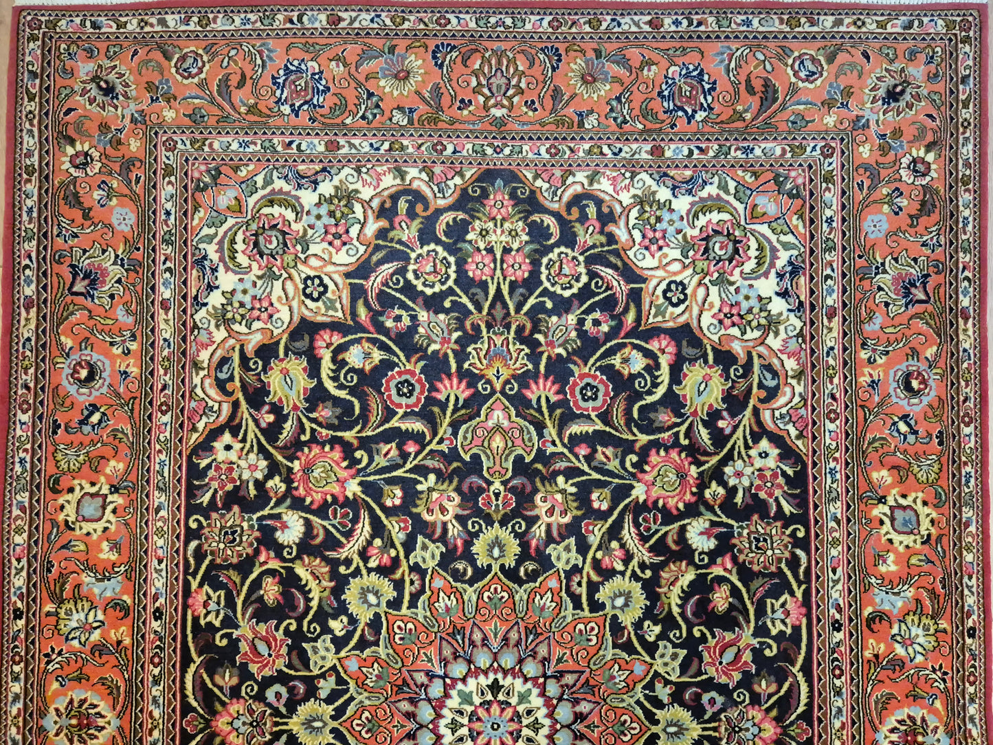 Ghom Teppich Korkwolle Medaillon feine Blumenornamente