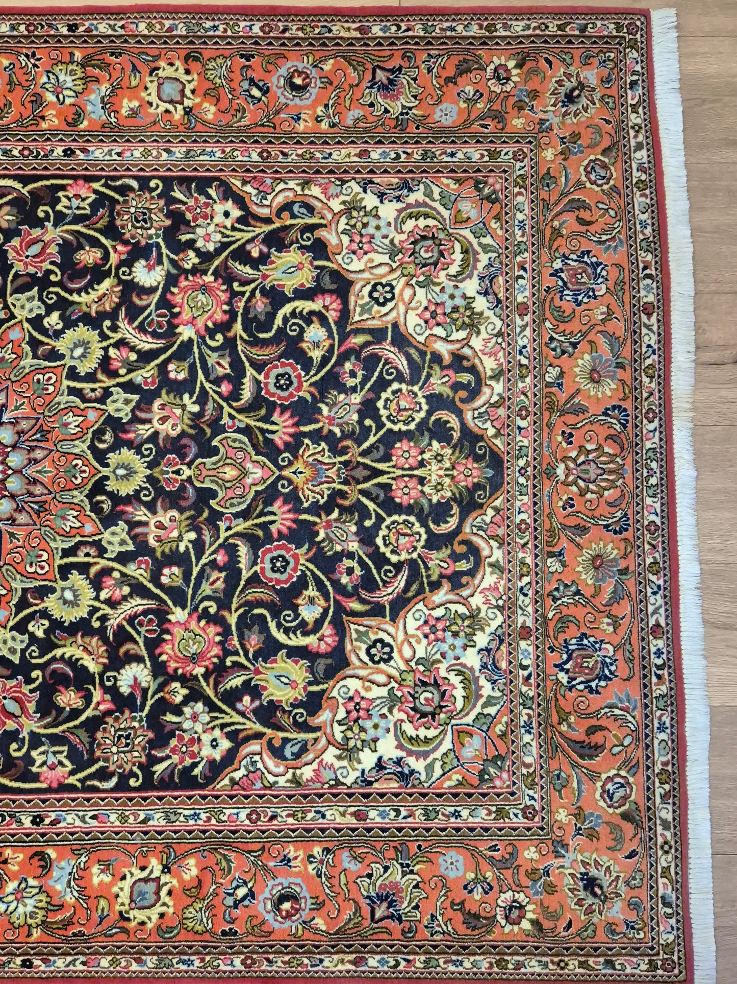 Ghom Teppich Korkwolle Medaillon feine Blumenornamente