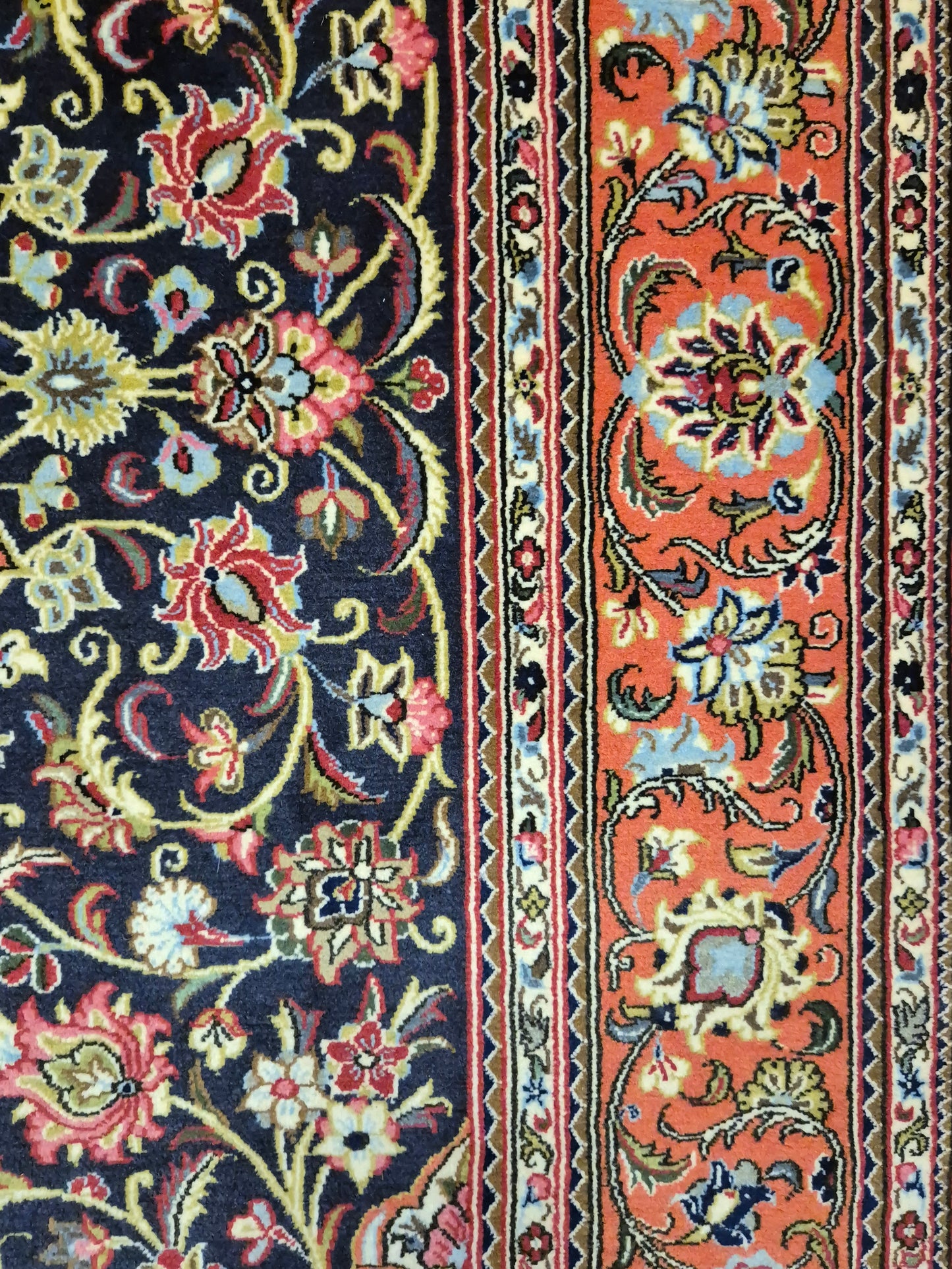 Ghom Teppich Korkwolle Medaillon feine Blumenornamente