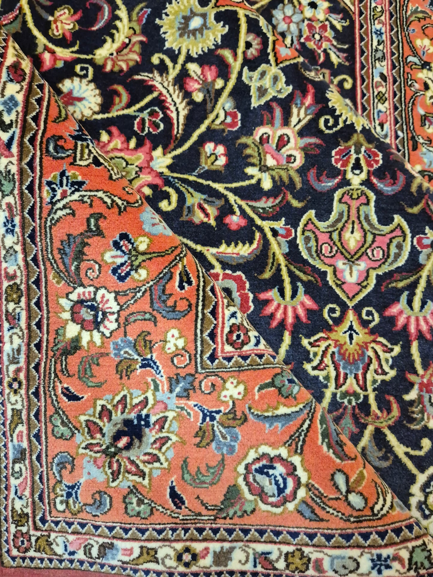 Ghom Teppich Korkwolle Medaillon feine Blumenornamente