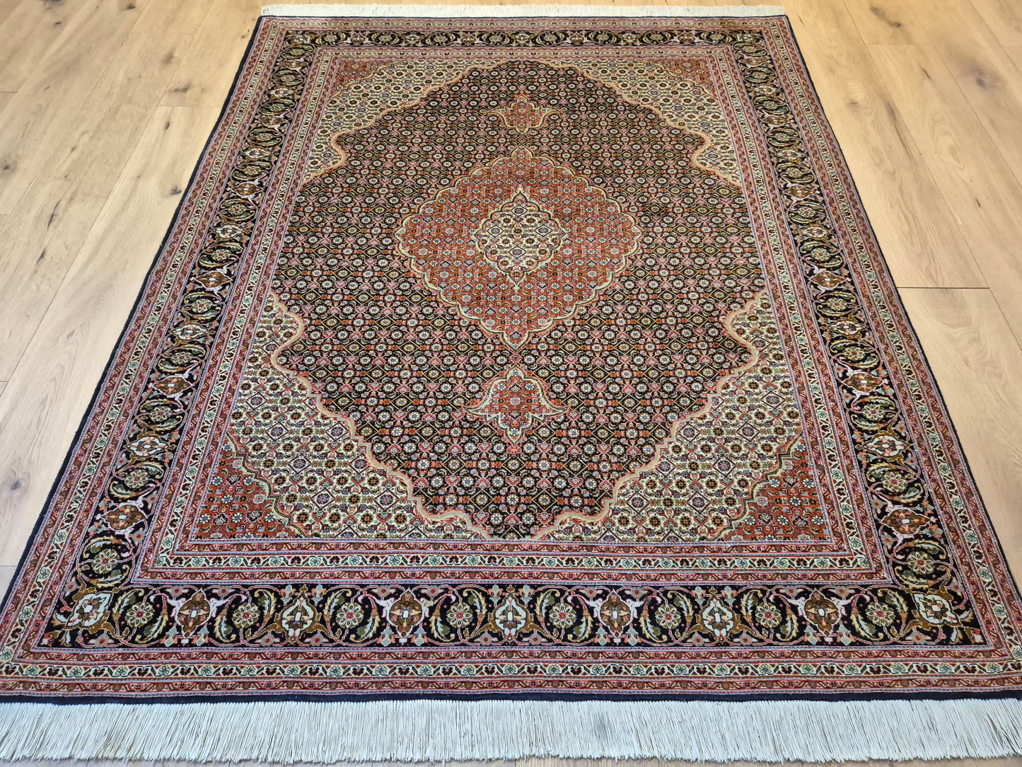 Täbriz Teppich Korkwolle mit Seide Medaillon feine Knüpfung