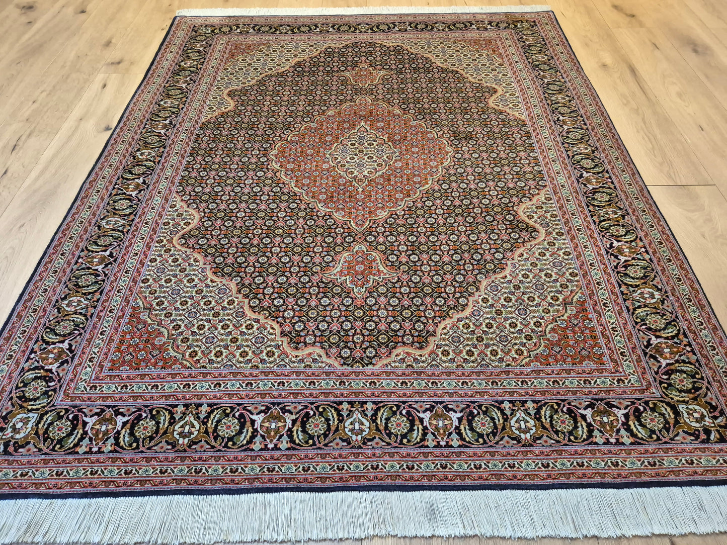 Täbriz Teppich Korkwolle mit Seide Medaillon feine Knüpfung