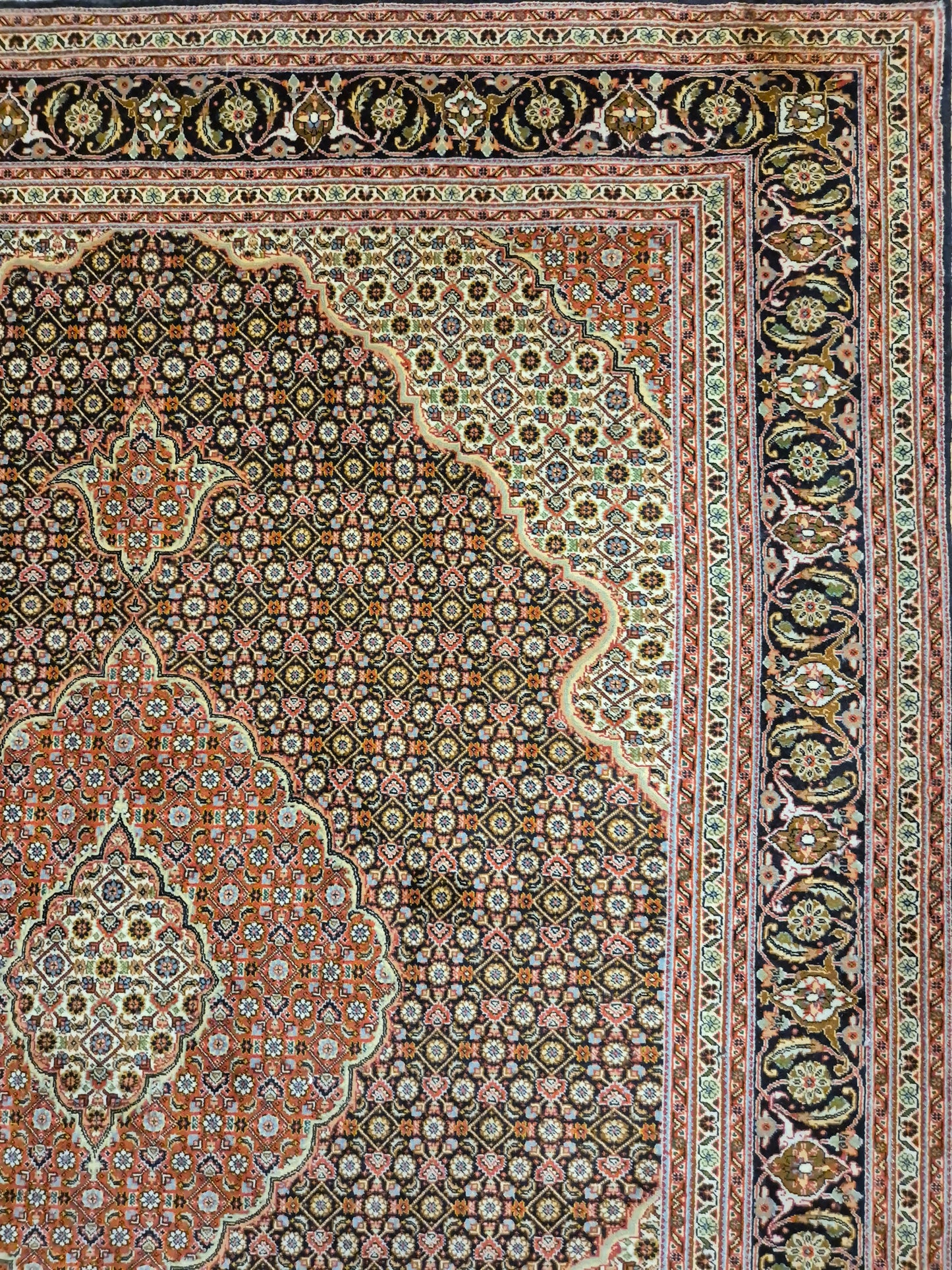 Täbriz Teppich Korkwolle mit Seide Medaillon feine Knüpfung