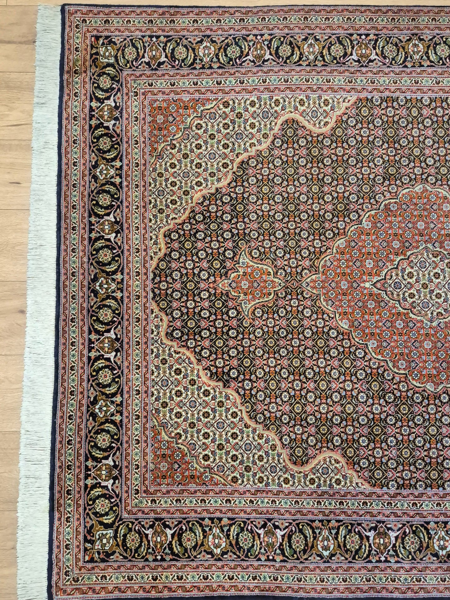 Täbriz Teppich Korkwolle mit Seide Medaillon feine Knüpfung