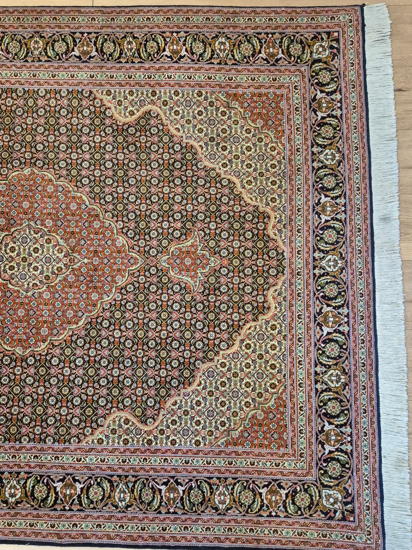 Täbriz Teppich Korkwolle mit Seide Medaillon feine Knüpfung