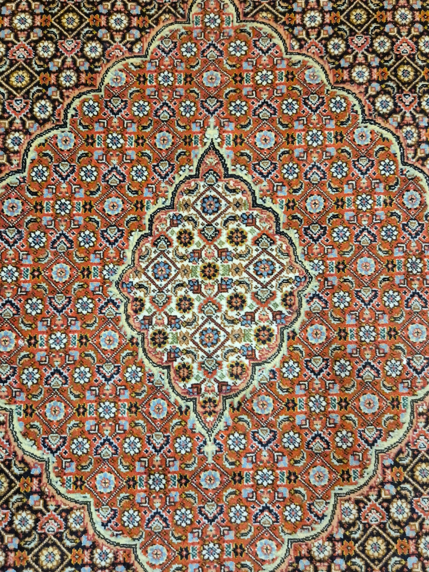 Täbriz Teppich Korkwolle mit Seide Medaillon feine Knüpfung