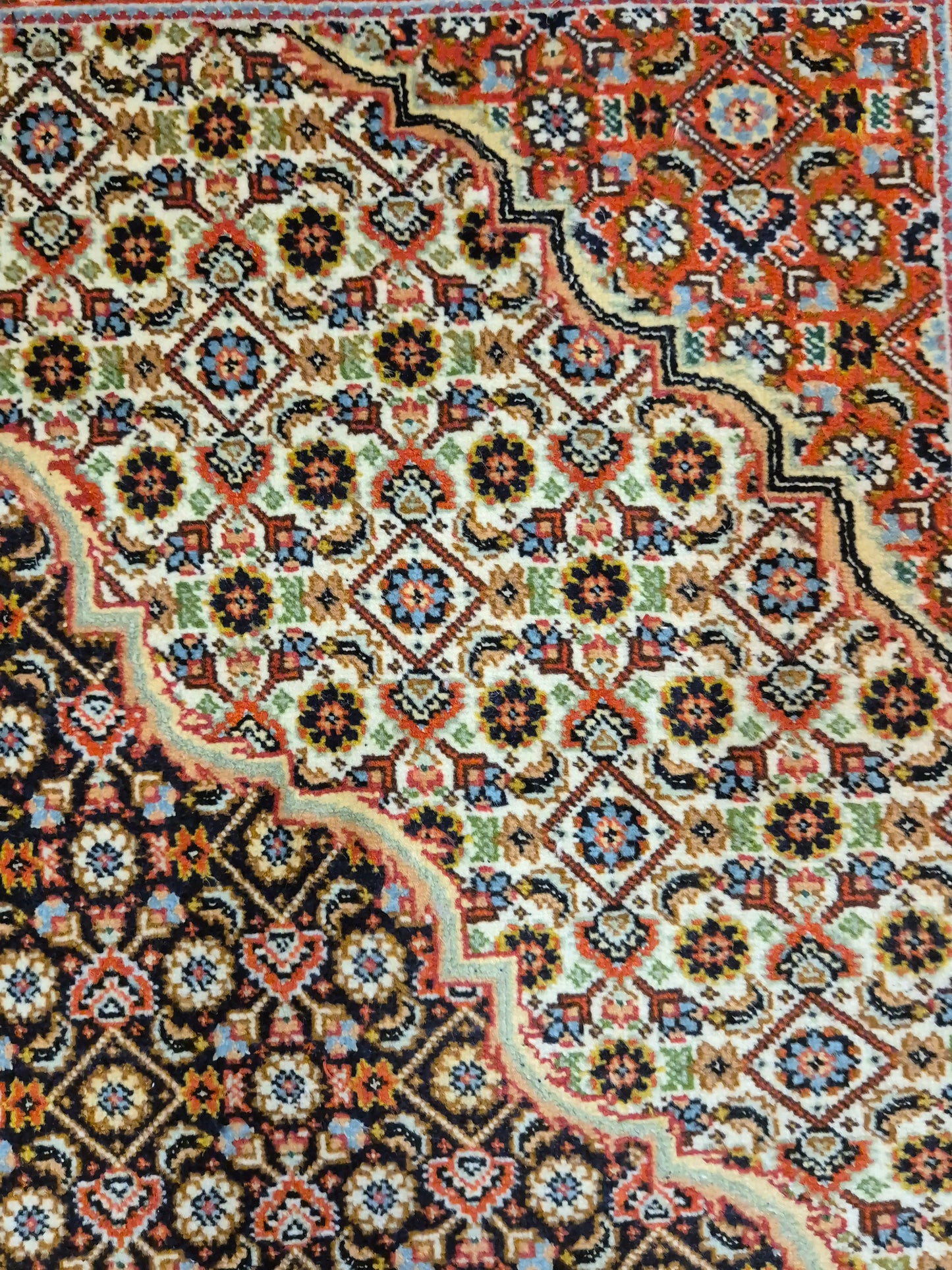 Täbriz Teppich Korkwolle mit Seide Medaillon feine Knüpfung