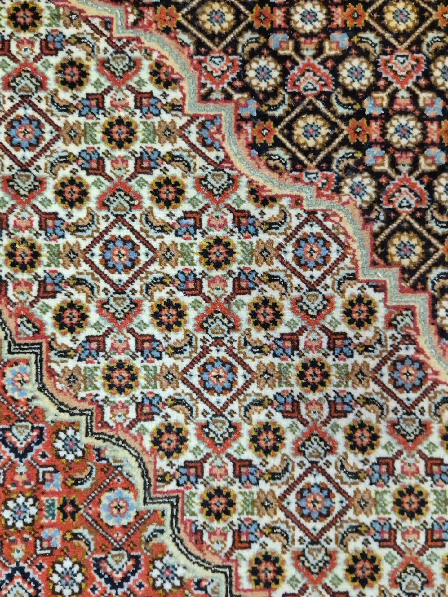 Täbriz Teppich Korkwolle mit Seide Medaillon feine Knüpfung