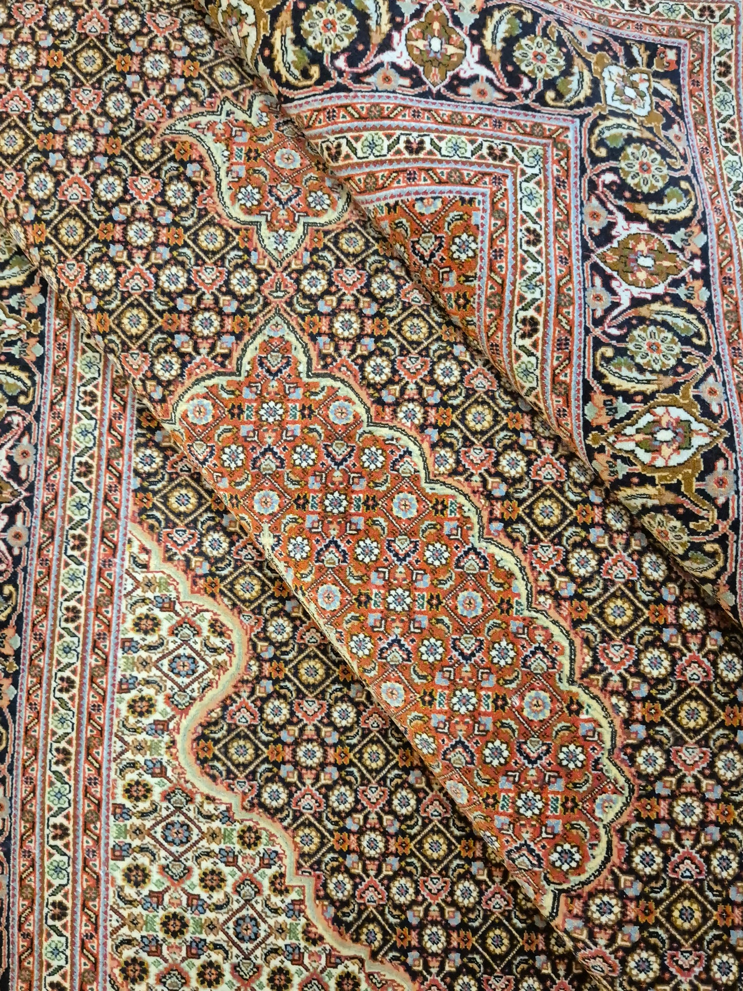 Täbriz Teppich Korkwolle mit Seide Medaillon feine Knüpfung