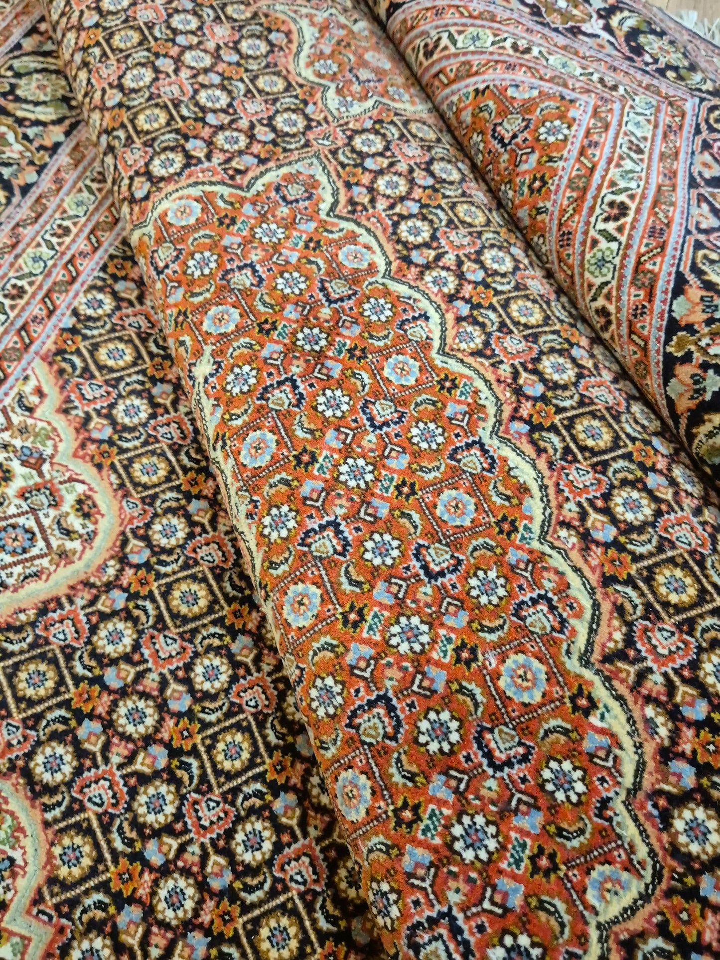 Täbriz Teppich Korkwolle mit Seide Medaillon feine Knüpfung