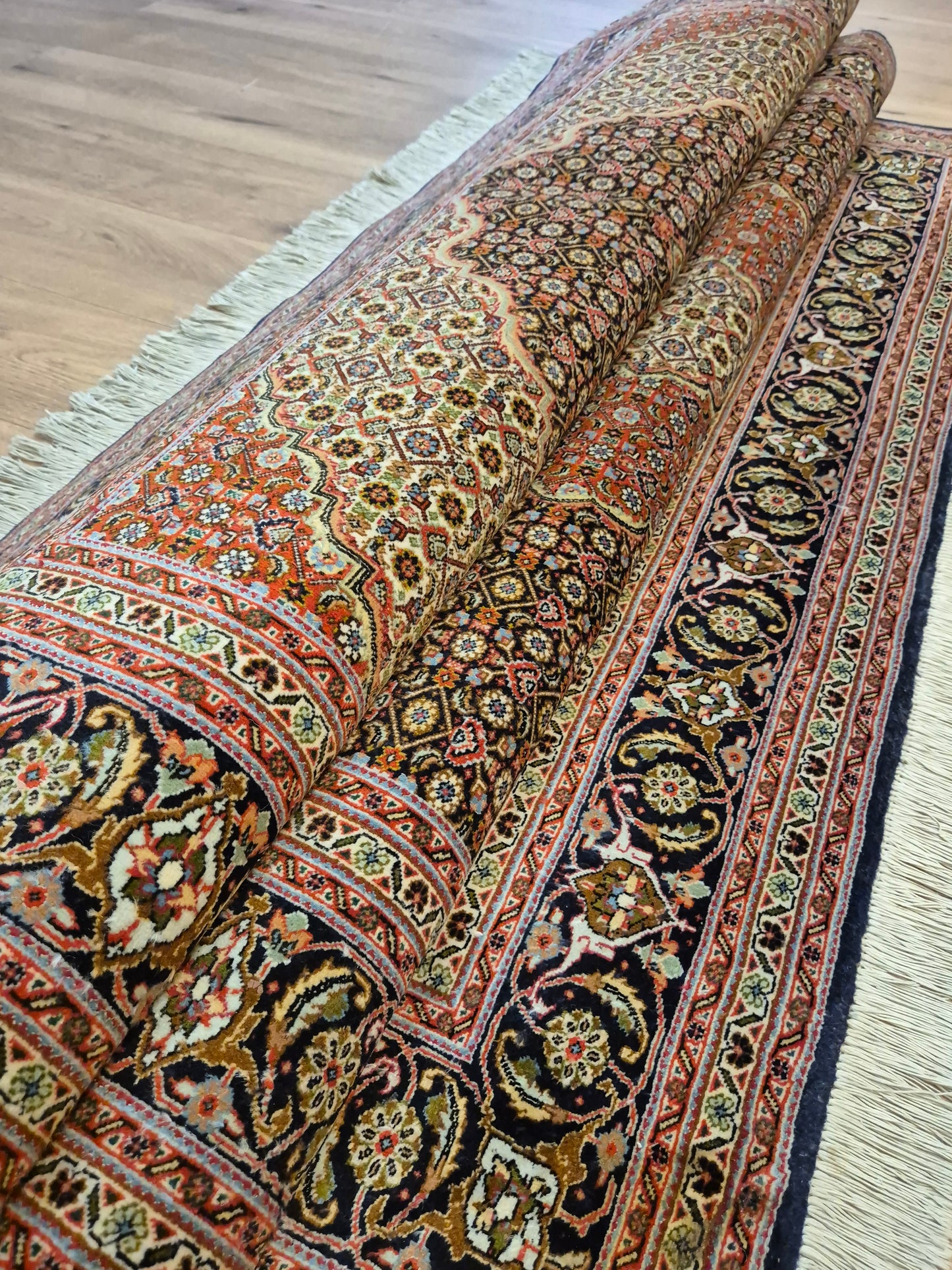 Täbriz Teppich Korkwolle mit Seide Medaillon feine Knüpfung