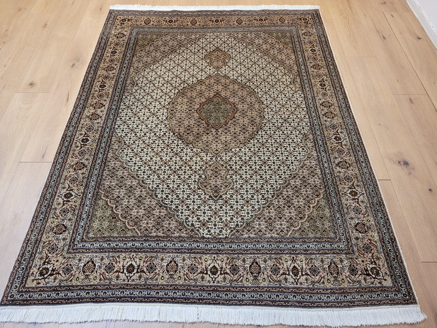 Täbriz Teppich Korkwolle Seide feine Knüpfung